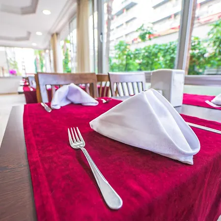 Sea Bird Beach Hotell 4*